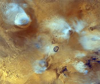 L atmosfera di Marte Pressione superficiale 6,36 mb ~ 0,006 atm Densità superficiale ~ 0,20 kg/m 3