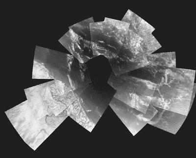 L esplorazione di Titano Immagine composta da 30 spot digitali presi da DISR (Descent Imager/Spectral Radiometer) tra 13 ed 8 km di altezza durante la discesa verso la