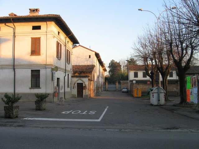 7. UFFICIO POSTALE L ufficio postale è ubicato in zona centrale, al piano terreno di edificio di