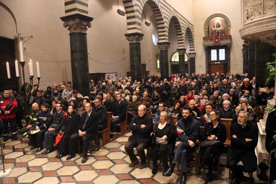 Le parole del vescovo Agostinelli. L omelia del Presule è iniziata con un pensiero per la ragazza che nei giorni scorsi si è tolta la vita.