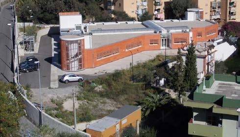 L edificio 2 è attrezzato con una pompa di calore aria-acqua da 42 kwe con una resa di 92 kwt e 75 kwf rispettivamente in riscaldamento e raffrescamento.