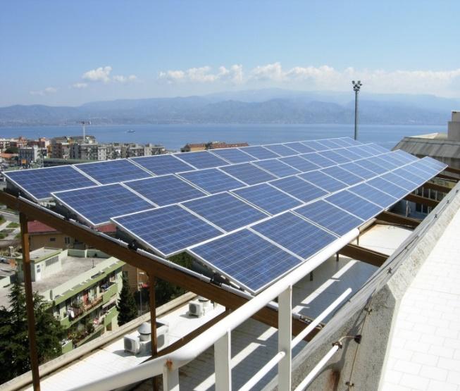 Rapporto efficienza energetica CNR 2013 / ITAE Messina IMPIANTI A FONTI RINNOVABILI REALIZZATI Impianto Fotovoltaico Eco Canteen da P = 9,6 kwp Numero moduli: 48 Potenza nominale 200 Wp Celle: