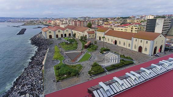 PENSILINA FIORENZUOLA ANFITEATRO TERRAZZA SUL MARE capacità spazi all