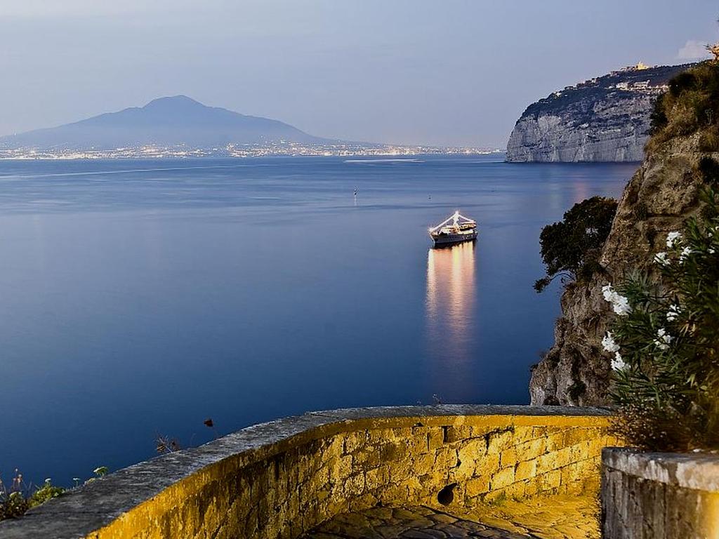 Sorrento HA INIZIO LA TUA