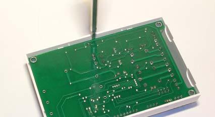 La rimozione o l inserimento della SIM con il dispositivo alimentato danneggia irrimediabilmente lo stesso. 4.