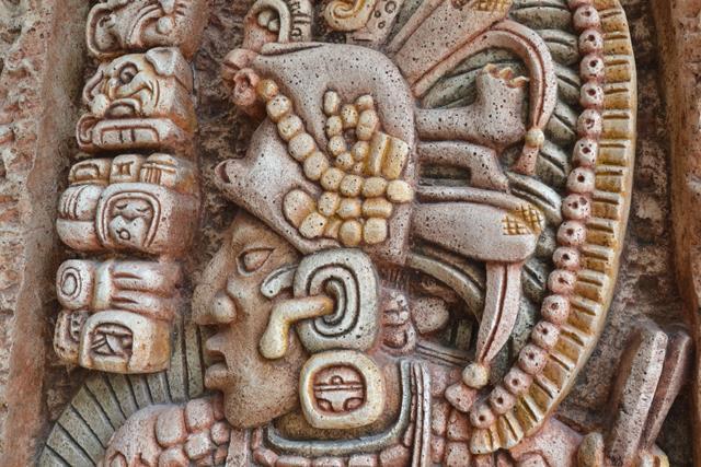 Scopriremo i siti archeologici più importanti del Mundo Maya, Uxmal, Chichén-Itzá, Palenque, un insieme unico dal sapore antico che si contrappone alla realtà dei Maya di oggi che popolano i villaggi