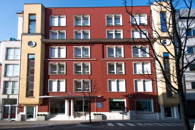 Pernottamento presso: Hotel Best Western Plus Grand Hotel Victor Hugo 4*: Avenue Victor Hugo, 3-5, Limpertsberg, 1750 Lussemburgo.