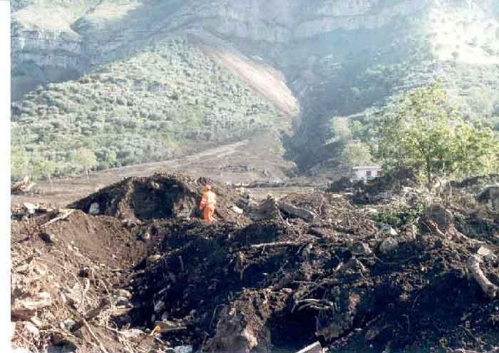 Piano di emergenza Frane - Evacuazione zona via Fonti : tot. 27 persone; - Evacuazione zona via Ciavarini Doni : tot. 57 p.