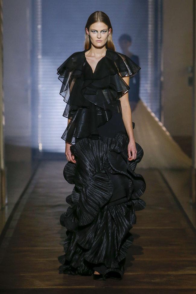 Givenchy - PE 2018 - Haute Couture - Parigi - PixelFormula Nel nostro tempo ci sono tendenze che contano oltre la moda.