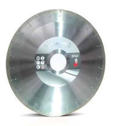Per garantire un taglio ottimale, il disco da taglio superi di almeno 1,5 mm lo spessore della lastra. Il disco da usare dipende dal lavoro da eseguire.