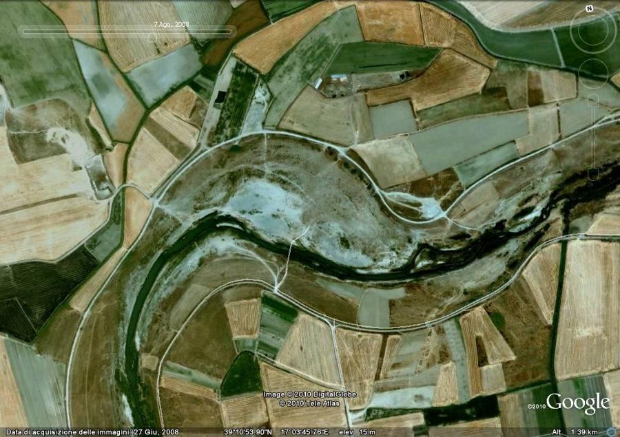 Figura 17 Vista da google del settore meandrifome a monte della confluenza con il fiume Vitravo.