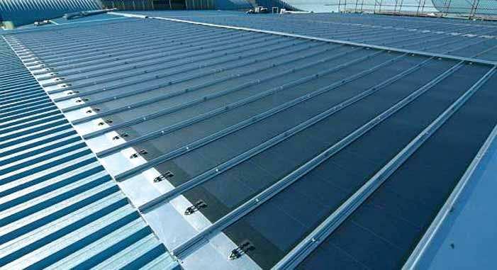 L'energia del sole, la forza del tetto Il tetto fotovoltaico integrato più affidabile Enercover Top è il sistema fotovoltaico che impiega moduli flessibili UNI-SOLAR in film sottile di silicio