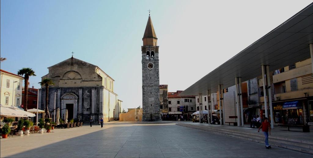 OMEGA ENGINEERING d.o.o. Dubrovnik 72 3. TRG SLOBODE (LA PIAZZA VITTORIO EMANUELE III.) Današnji glavni gradski Trg Slobode (La Piazza Vittorio Emanuele III,) je konačno oblikovan, polovicom 20.