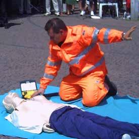 Cos è Rescue Totem _In Italia, ogni anno più di 50.000 persone vengono colpite da un arresto cardiaco.