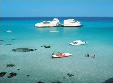 Enea, dunque, passò da qui e ripercorrendo i suoi passi cammineremo insieme al mito in un itinerario naturalistico-culturale che ci permetterà di conoscere il Salento, terra del sole, del mare e del