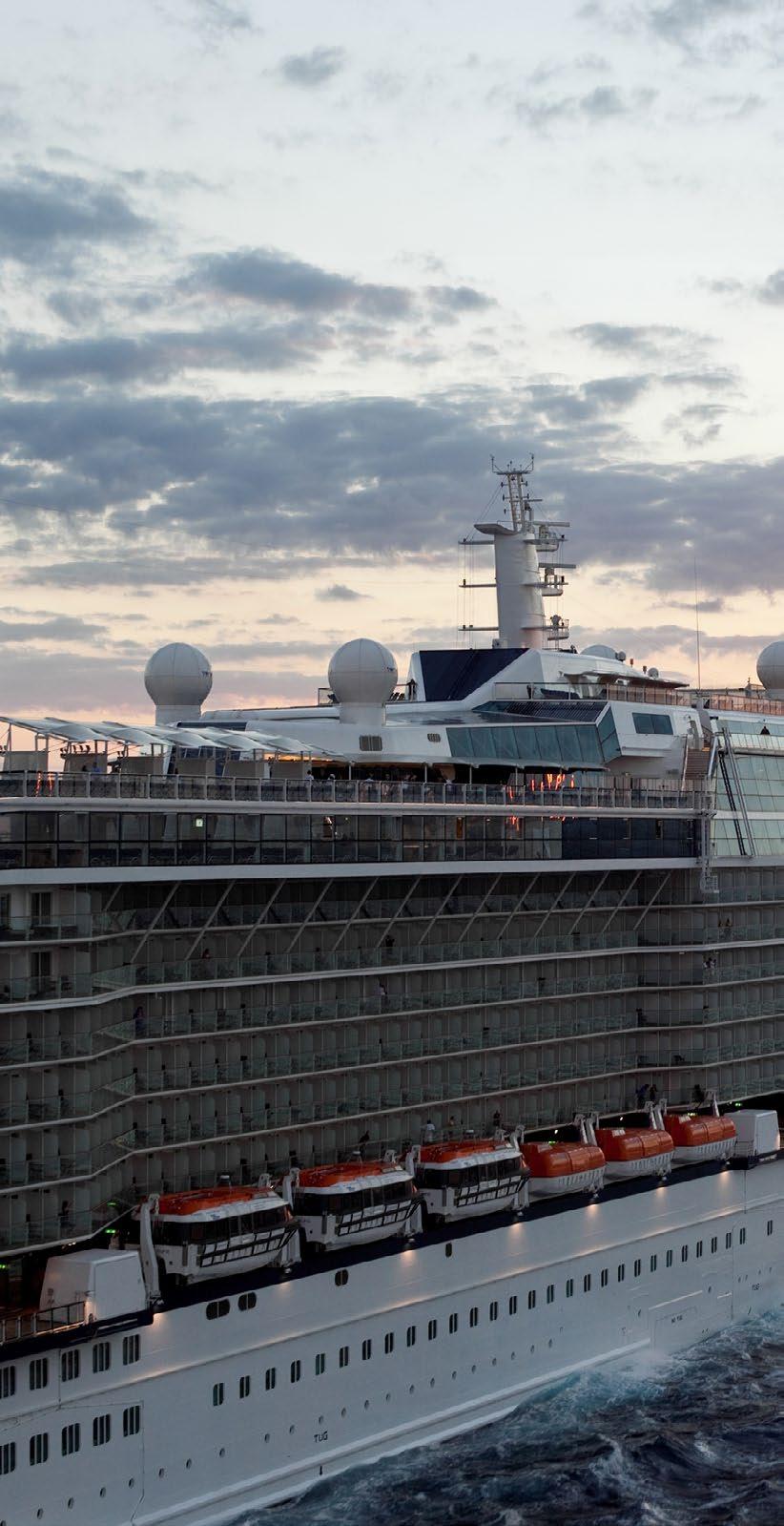 Potete prenotare le escursioni prima di partire visitando il sito: celebritycruises.it/organizza-la-tuacrociera/prenota-escursioni.html. 2.