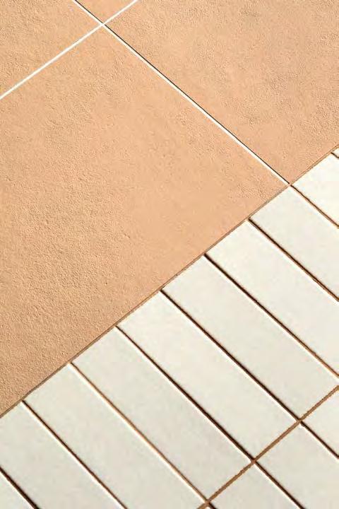 BASE Base, concepita in terracotta naturale e nelle varianti lucide smaltate, rievoca il mattone posato di taglio.