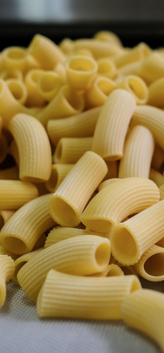 Originalità e naturalezza sono i principi fondamentali che caratterizzano le nostre produzioni, da sempre a difesa dell antica tradizione cerealicola lucana.