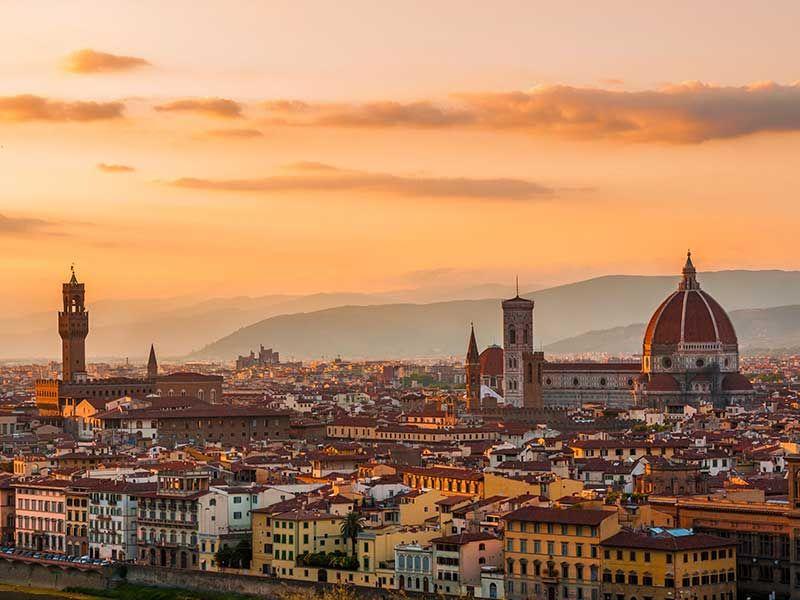 FIRENZE Digitalizzazione dei processi di mobilità urbana e sosta Esigenza Frammentazione tecnologica Integrazione dei flussi finanziari digitalizzazione di tutti i processi di mobilità permessi