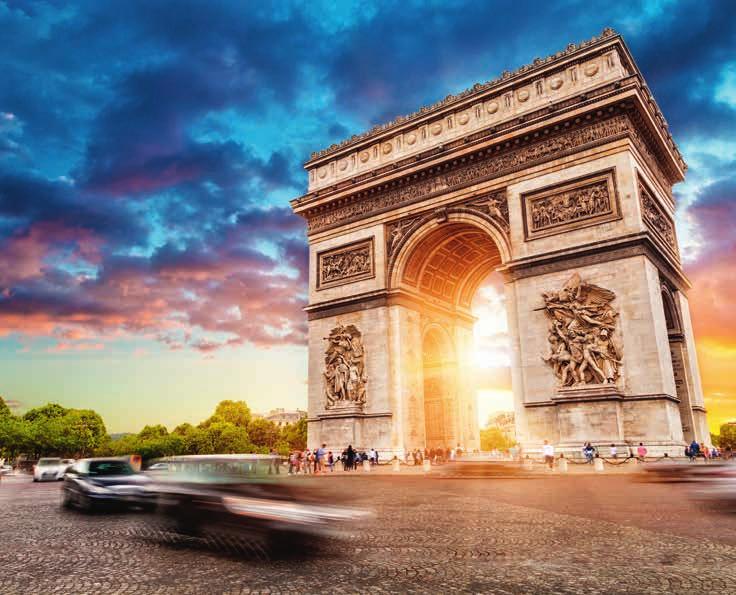 Arco di Trionfo Situato sull estremità occidentale degli Champs-Élysées, l iconico Arco di Trionfo si erge al centro di Place Charles de Gaulle,