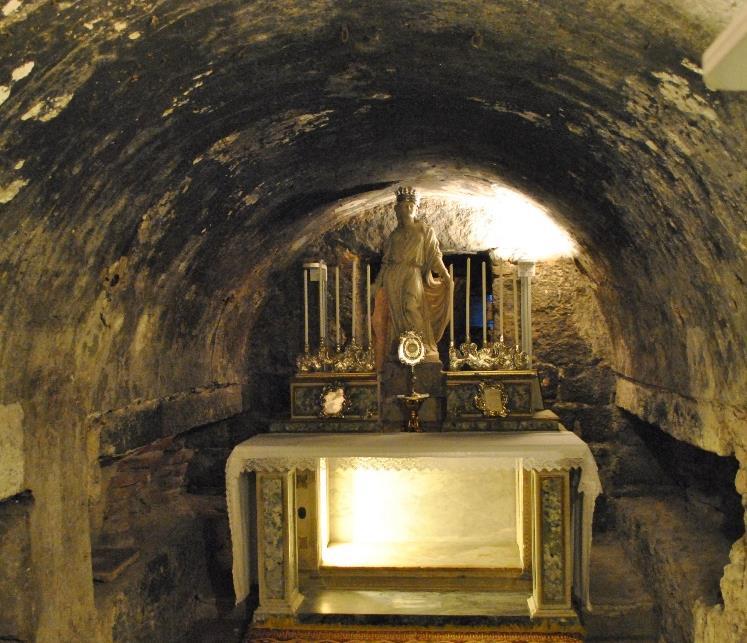 Santuario Sant Agata al Carcere La storia di Agata, giovane catanese di 2000 anni fa il cui ricordo è ancora più vivo che mai nella sua città ed in tutto