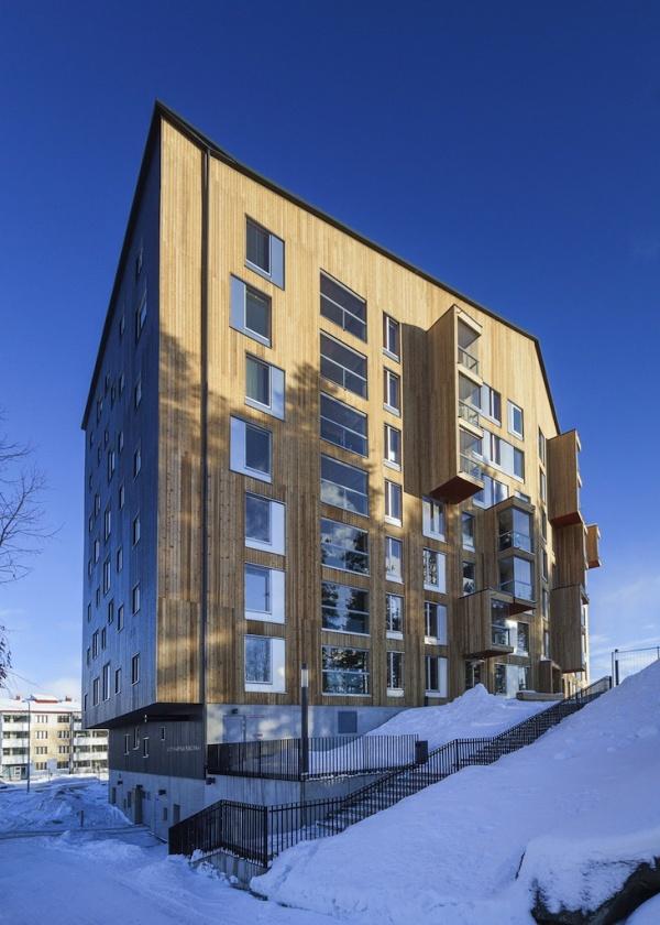 L edificio multipiano in legno Mikko Auerniitty Realizzato in collaborazione con lo sviluppatore immobiliare Lakea Oy, il blocco di appartamenti fa parte del complesso