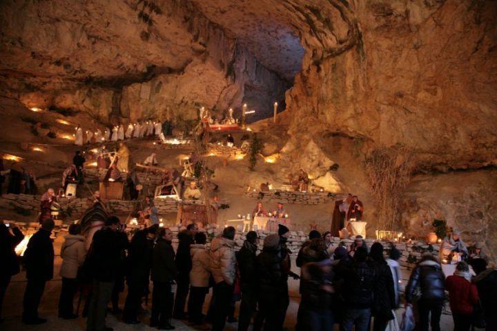 PRESEPE VIVENTE NELLA GOLA DI FRASASSI 06 GENNAIO 2018 Ritrovo dei Sig.