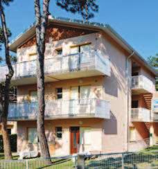 Lignano Friuli Villa ROSANNA Caseggiato di 9 appartamenti immerso nel verde a soli 80 mt. dalla spiaggia e a pochi passi dal centro di Lignano Pineta.