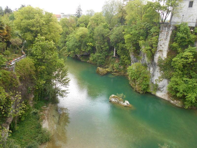 Durante il percorso, abbiamo attraversato il ponte del Diavolo da cui abbiamo potuto ammirare gli splendidi colori