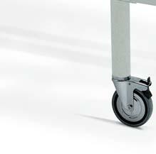 independent cranks with retractable handles. Fixed pelvis section.