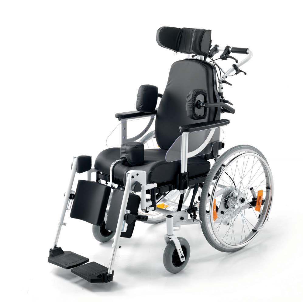 Carrozzine Wheelchairs K Comfort N 41 Carrozzina basculante Tilt in space wheelchair L immagine a fi anco è completa dei seguenti optional: The picture on the side is complete with the following