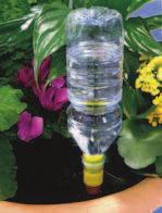 L irrigatore universale si adatta a tutte le bottiglie in