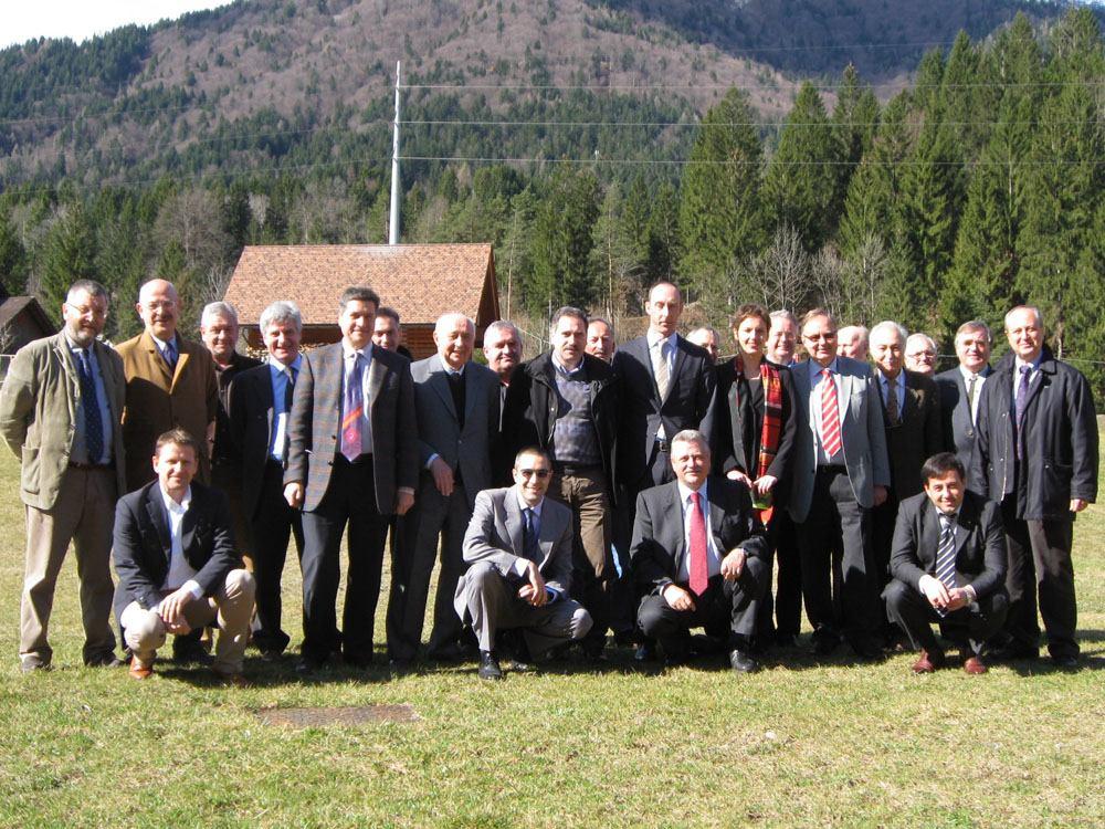 Chi siamo Dal 23 Marzo 2001 la Federazione Italiana di Produttori di Energia da fonti Rinnovabili (FIPER) riunisce i produttori