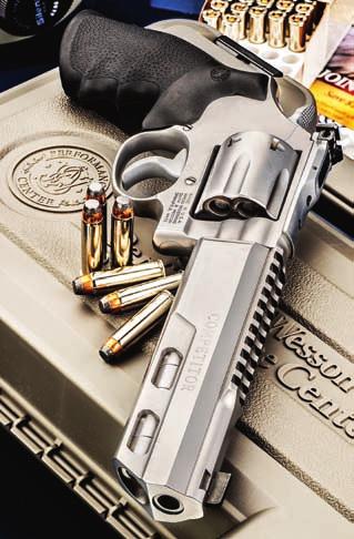 PROVA revolver Smith & Wesson 686 Competitor by Performance center calibro.