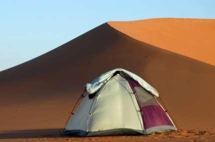 Pernottamenti Per le notti previste in campo si utilizzano tende del tipo a igloo per due persone (o in uso singola) e materassini in gommapiuma. Lo staff locale prepara tutti i pasti.