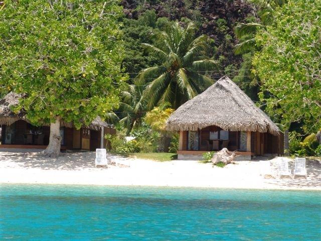 Gli ospiti hanno a disposizione una piscina, un ristorante in stile polinesiano, numerose attività ed escursioni prenotabili presso la reception.