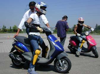 Le iniziative e le azioni regionali (2/2) Campagna di comunicazione per la riduzione degli incidenti stradali che coinvolgono i motociclisti Partirà nel 2012 su tutto il