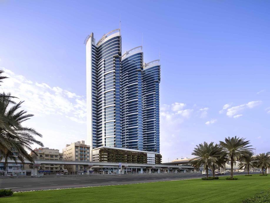 NOVOTEL AL BARSHA Situato a 2 km dal centro commerciale Mall of the Emirates e a 300 metri dalla stazione della metropolitana Sharaf DG, l'hotel Novotel Dubai Al Barsha, a 4