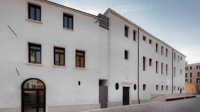 Delineati dalla giuria presieduta dall architetto Riccardo della Negra, ordinario di restauro all Università di Ferrara, i
