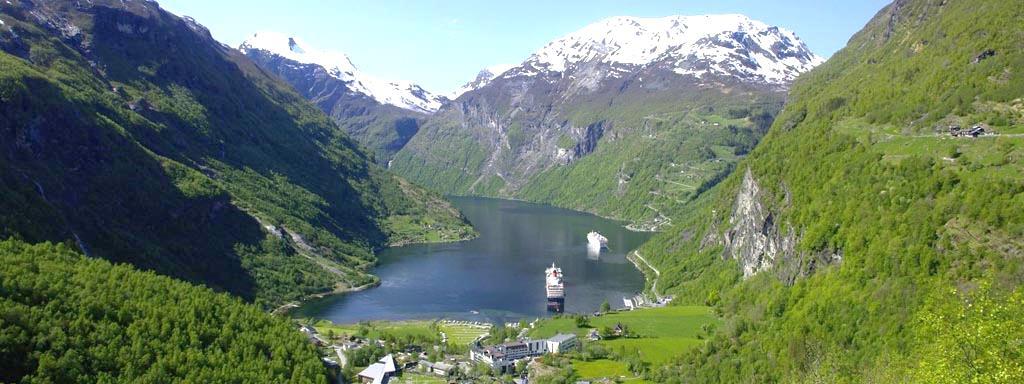 12 Ago. Domenica > GEIRANGER, LA PERLA DEI FIORDI Prima colazione scandinava. Pranzo libero in corso d'escursione. Inizierete la vostra giornata lungo lo Storfjord fino a Linge.