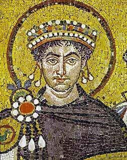 Giustiniano Forse fu il più grande imperatore d Oriente (527-565) Renovatio Imperii: Restaurare l impero romanocristiano Riconquistare le terre