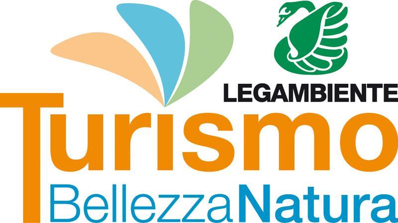 Nel 1997 l Amministrazione Comunale, l Associazione Albergatori di Riccione e Legambiente hanno avviato un progetto denominato Alberghi consigliati per l impegno in difesa dell ambiente.