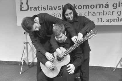 SPRAVODAJSTVO, FESTIVALY Bratislavská komorná gitara 6. ro ník medzinárodného gitarového festivalu, 7. 11.