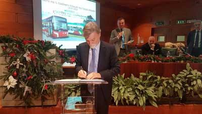 FIRMATO IL NUOVO PATTO PER IL TRASPORTO PUBBLICO E' stato firmato lo scorso dicembre in Regione il nuovo Patto per il trasporto pubblico regionale e locale per il triennio 2018-2020.