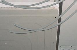 I circuiti interni al pannello sono realizzati con tubo in polietilene reticolato garantiti a 6 Bar con barriera all ossigeno Il sistema a cartongesso
