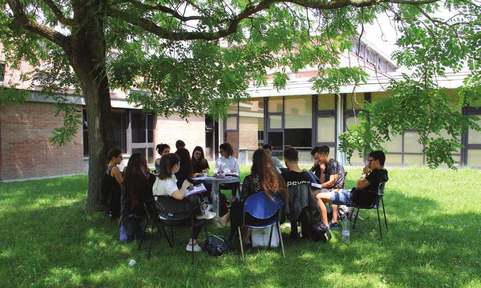 IL IN BREVE Il Corso di laurea magistrale a ciclo unico in Medicina e chirurgia prevede 360, di cui almeno 60 da acquisire in attività formative volte alla maturazione di specifiche capacità