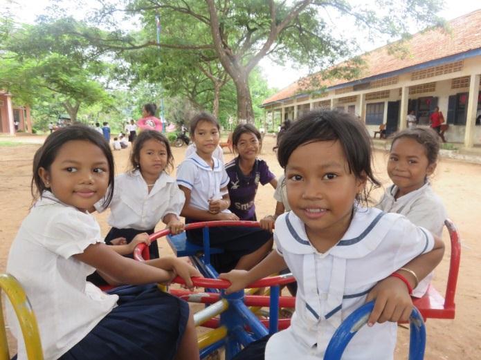 I bambini della scuola primaria di Kampong Thom si