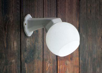 Wall fixture available in white glazed ceramic and shiny white-milk diffuser. Art. 40/B Art. 40/D Art.