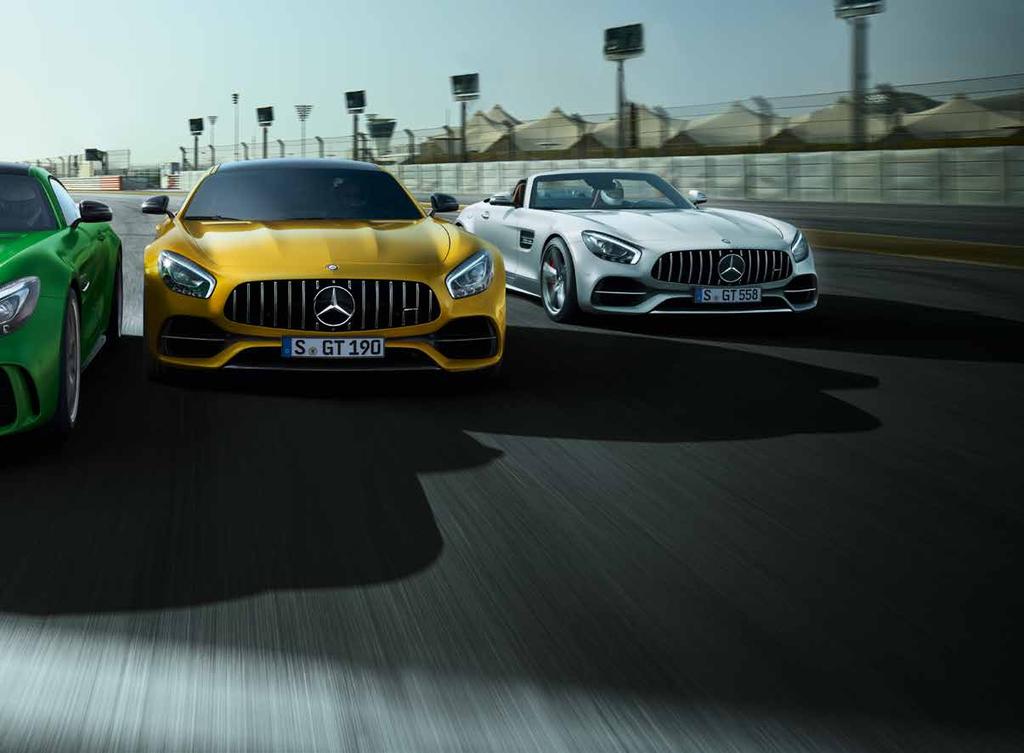 Handcrafted by Racers. Dalle corsaiole Mercedes-AMG GT3 e GT4 a Mercedes-AMG GT Roadster, tutte le vetture della famiglia Mercedes-AMG GT sono legate a doppio filo al Motorsport.