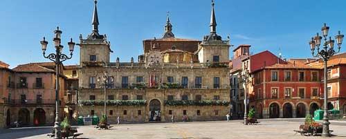 2 giorno lunedì MADRID / COVARRUBIAS / BURGOS km 272 Prima colazione e partenza verso nord. Sosta a Covarrubias, una delle gemme nascoste della Castiglia e León.